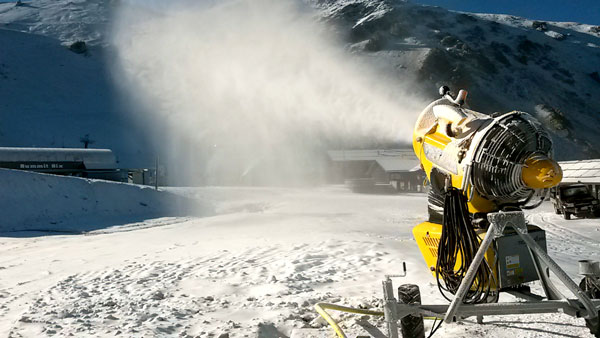 All-guns-blazing-as-snowmaking-gets-underway-at-Mt-Hutt-ski-area_final
