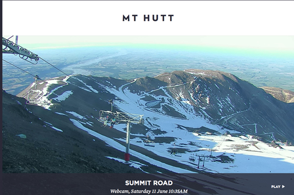 Mt Hutt running from summit to carpark level on snowmaking trails