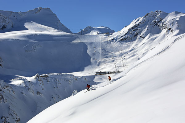 Channel your inner 007 on sÖlden’s vast alpine terrain © Bergbahnen Solden