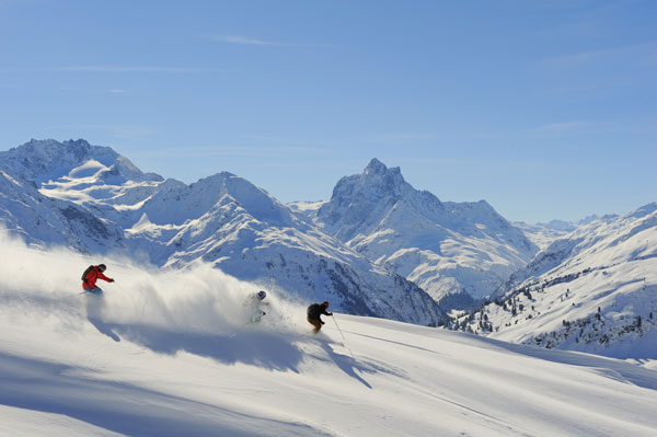 unlimited skiing, great ski town & unlimited aprés, st anton ticks all our boxes © spread: TVB St Anton am Arlberg/Josef Mallaun