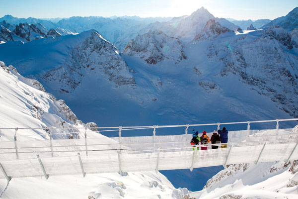 There’s views and then there’s taking a stroll along Europe’s highest suspension bridge © Engelberg-Titlis