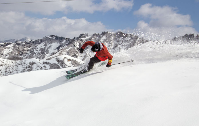 Powder skiing Kandatsu Yuzawa