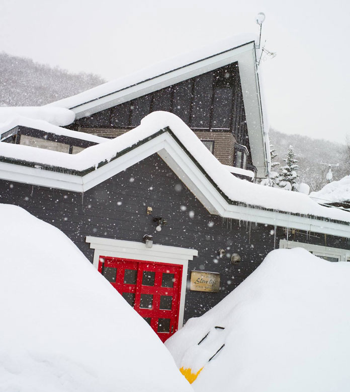 Another snowy day at Slowlife Lodge Niseko