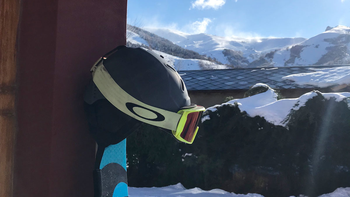 Oakley MOD3 MIPS helmet on snow test and review ⋆ SnowAction