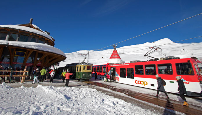 skier trains at Kleine Schedegg station Jungfrau