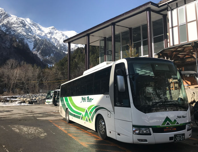 Nohi Bus at Shinhotaka offers services from Matsumoto and Takayama