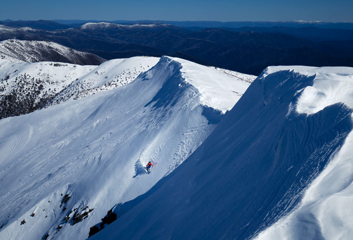Dropping into Avalanche Gully at Mt Feathertop