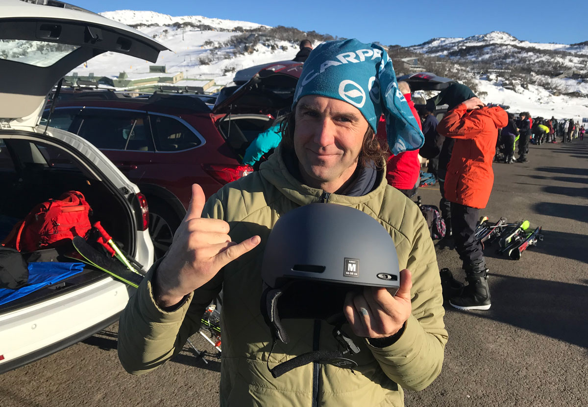 Oakley MOD1 helmet on snow test and 