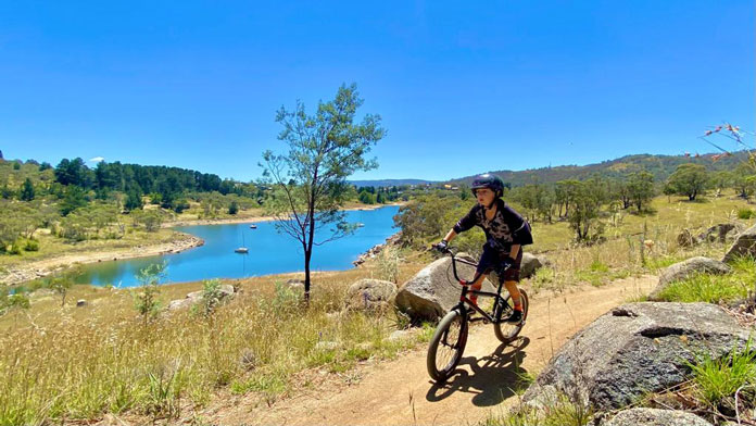 Biking the lake trail out of Jindabyne