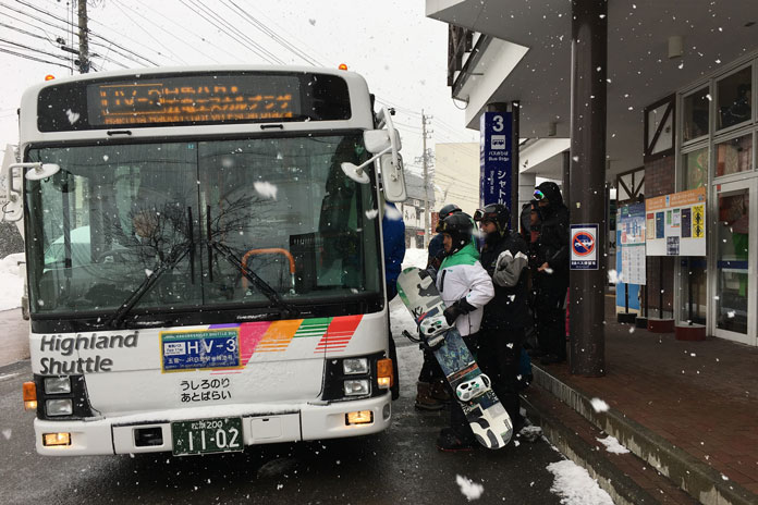 Hakuba Valley shuttle bus links all ski areas