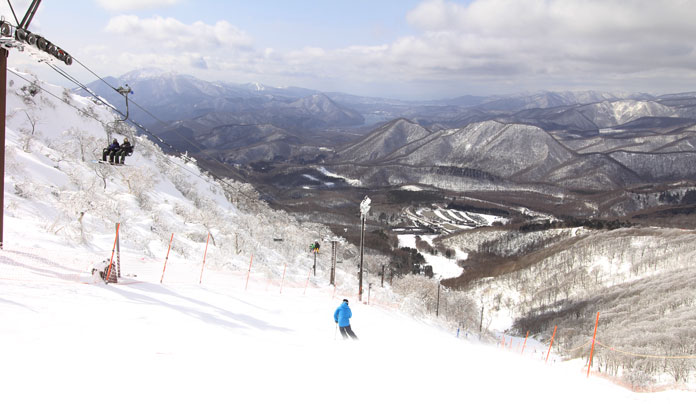Skiing Minowa on Mt Adatara near Numajiri in Aizu